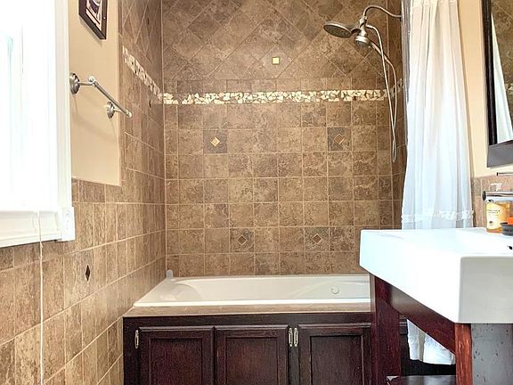 5th image of 2623 S 59th Ave