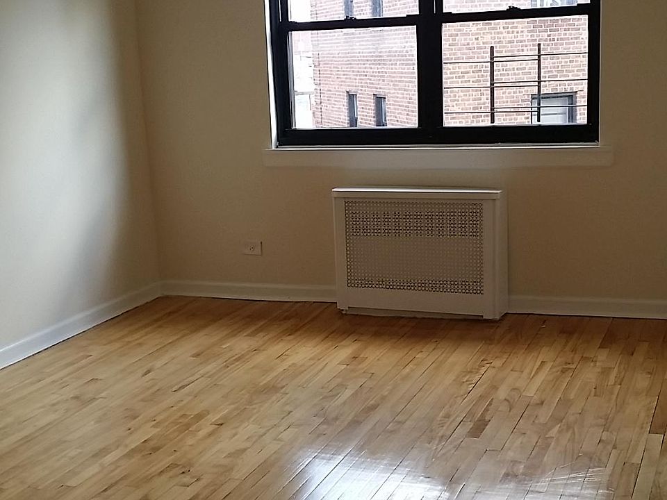 2nd image of 8333 116th St