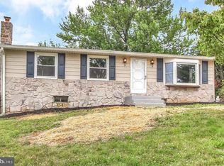 2000 Acorn Ln, Red Lion, PA 17356