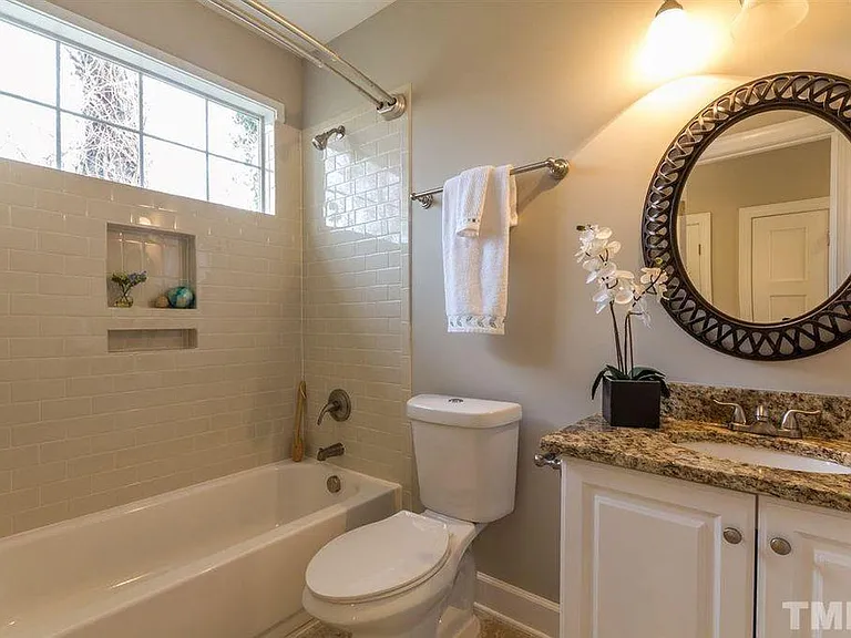 705 E Lenoir St — Photo 11
