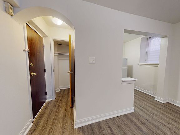 5th image of 4619-21 Chester Ave #54