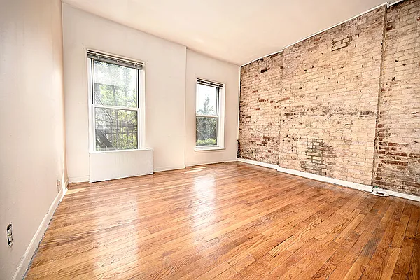 Rented by Urbane Brokerage | media 16