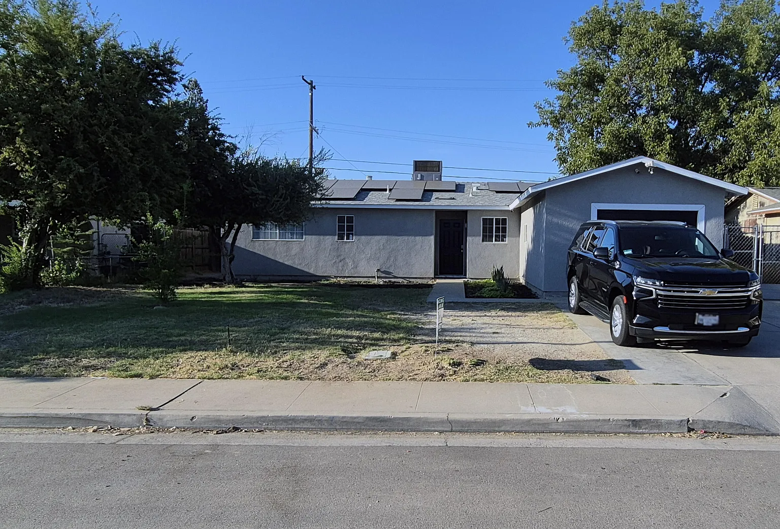 27261 Stanford Avenue photo 1