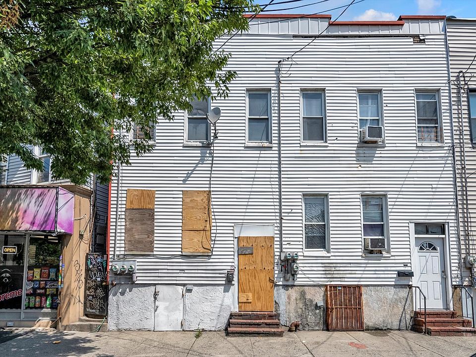 1st image of 1129 E Tremont Ave