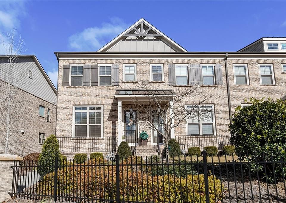 1st image of 2294 McLean Chase SE