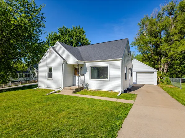 3422 66th St, Urbandale, IA 50322
