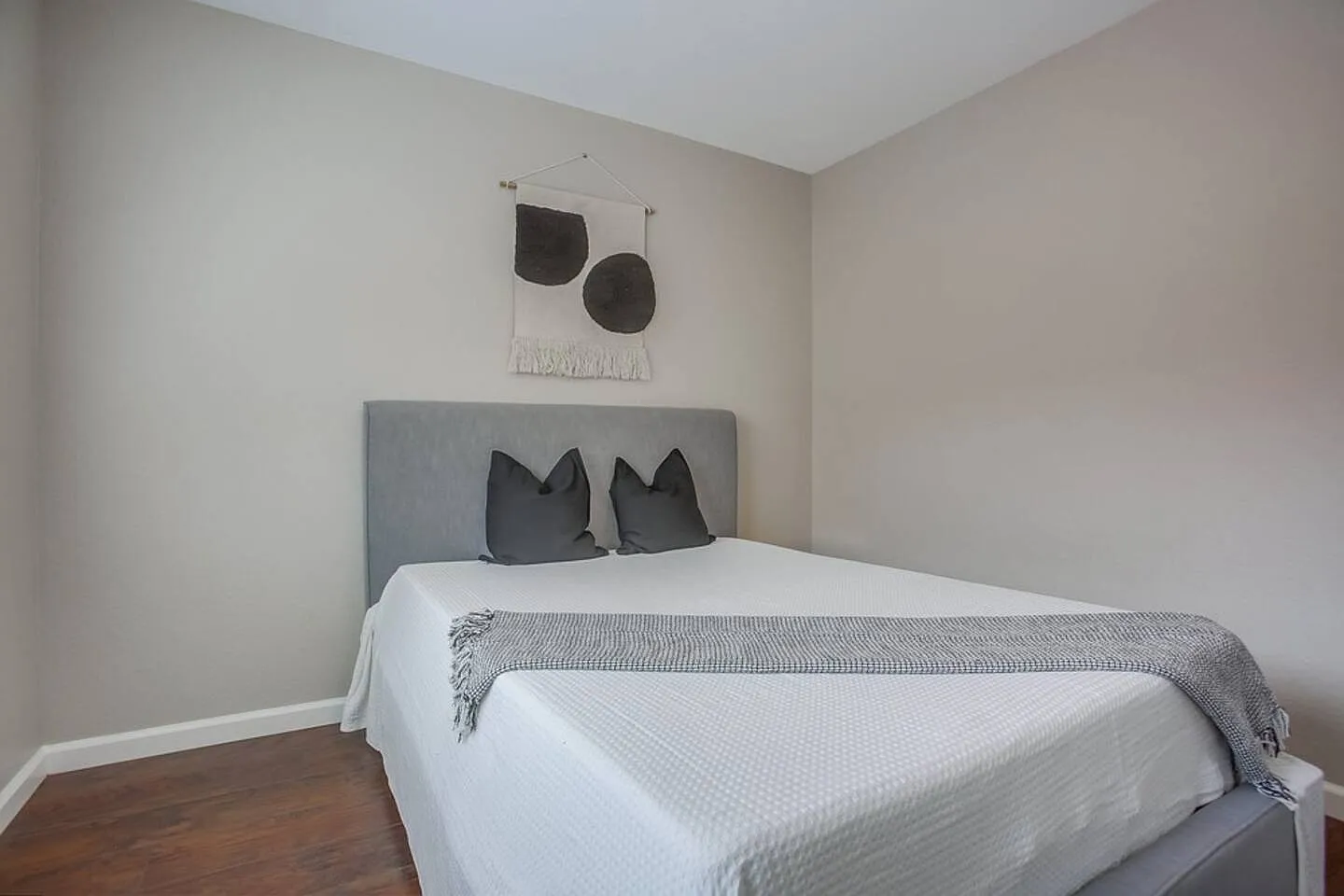3 bed, 1275 sqft, $4,600 — Photo 3