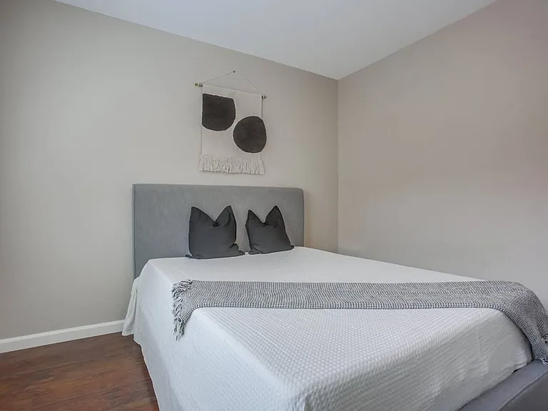 10584 Bandell Ct — Photo 3