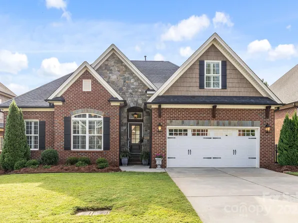 4005 Saint Andrews Ct, Cramerton, NC 28032