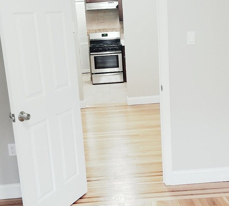 1st image of 25-27 35th St #2