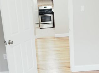 25-27 35th St #2, Astoria, NY 11103