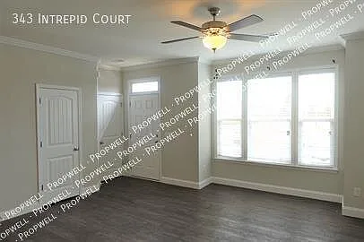 3 bed, 2.5 bath, 1550 sqft, $1,775 — Photo 3