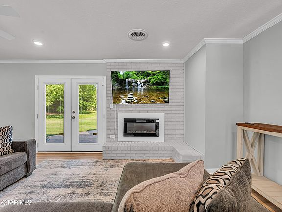 4th image of 510 Spruce Ln