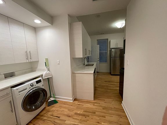 3rd image of 1516 N Greenview Ave