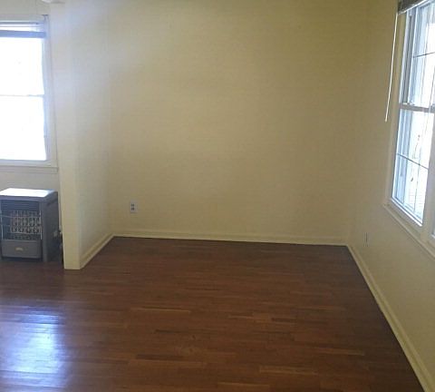 3rd image of 604 Willie North St