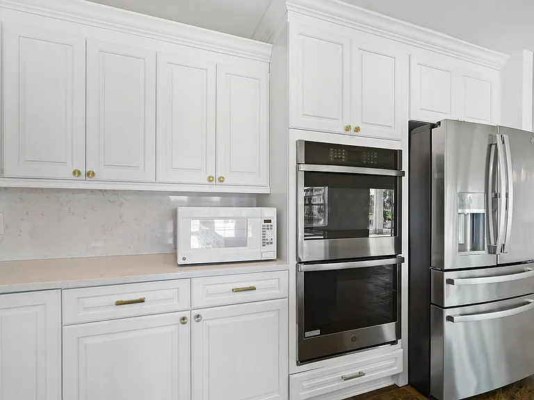 3924 Versailles Dr — Photo 2