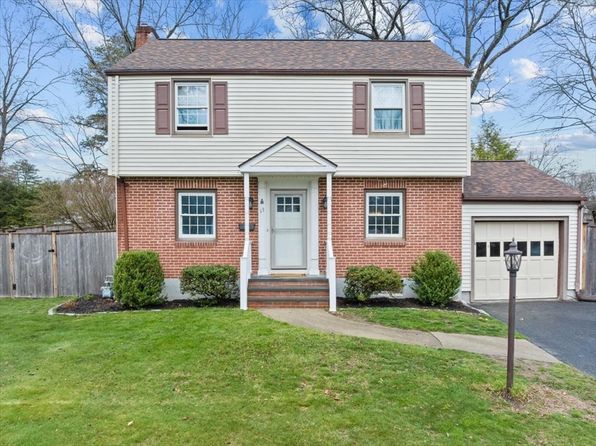 13 Greenwood Rd, Natick, MA 01760