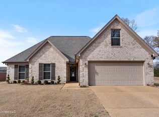 114 Fairway Dr, Senatobia, MS 38668