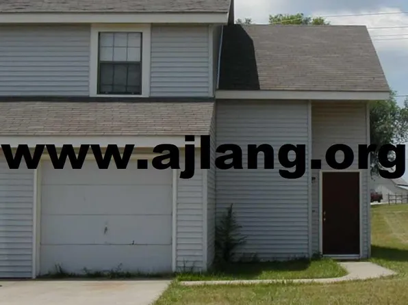 1007 Natalie Dr, Lawrence, KS 66046