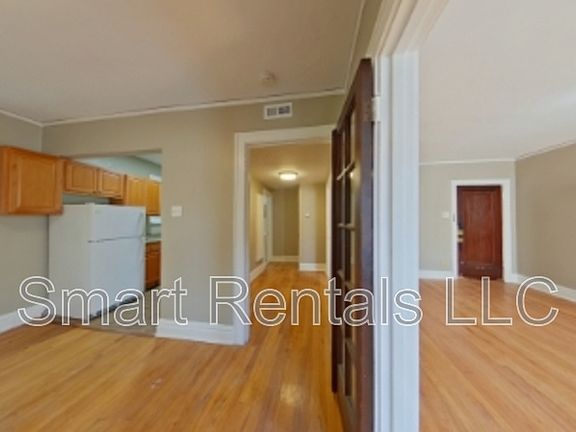 2nd image of 4277 Chippewa St APT 2