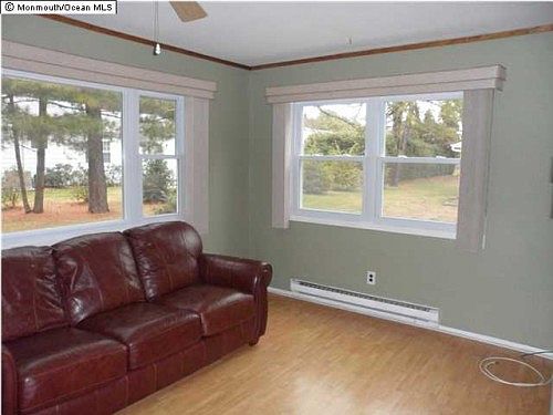 5th image of 8 W Virginia Dr