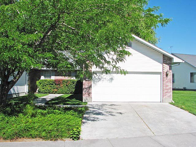 1st image of 580 Montcliffe Dr