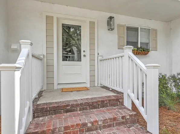 958 Myrtle Ct, Mount Pleasant, SC 29464