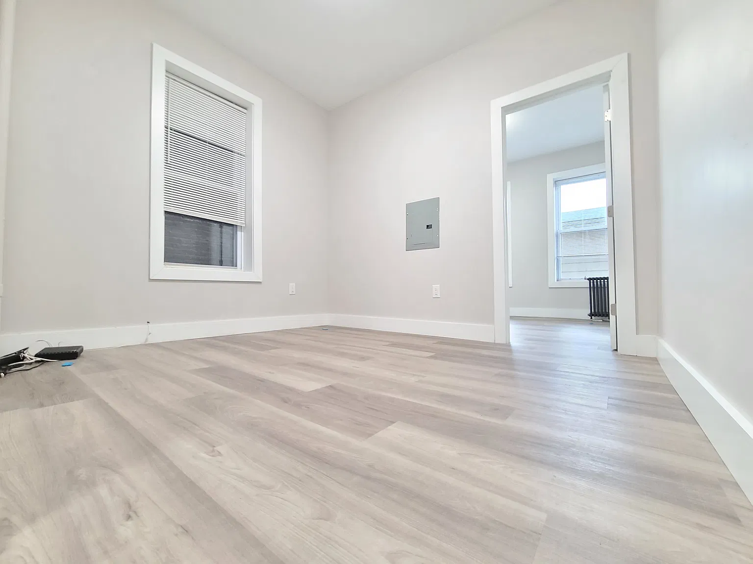 5712 Hudson Ave — Photo 3