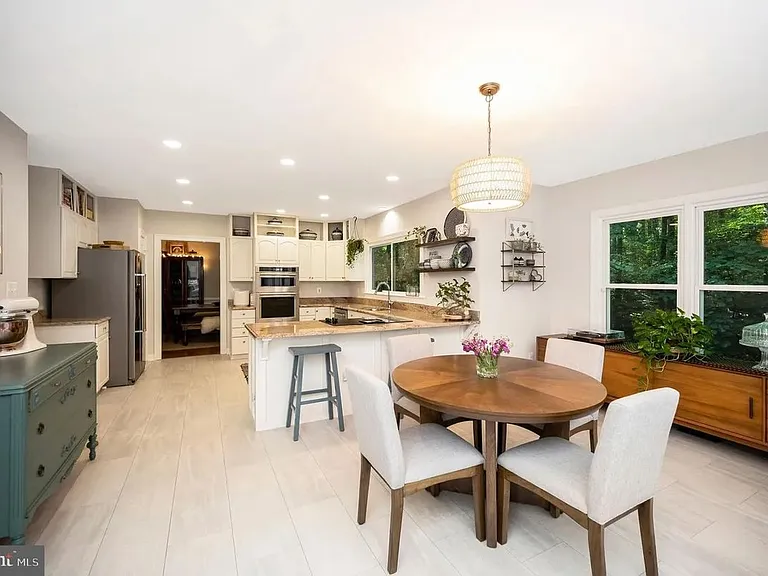 2 English Hills Dr — Photo 16