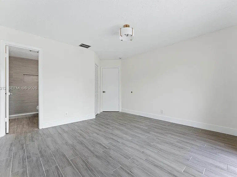 2025 SW 82nd Ave #1 — Photo 21