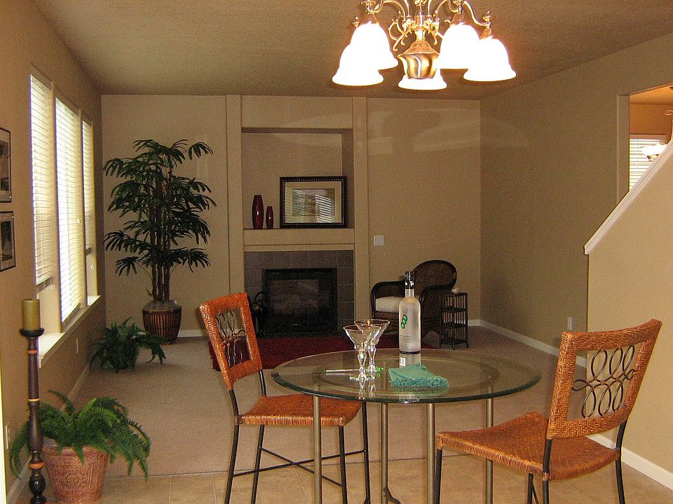 Great room/dining/kitchen