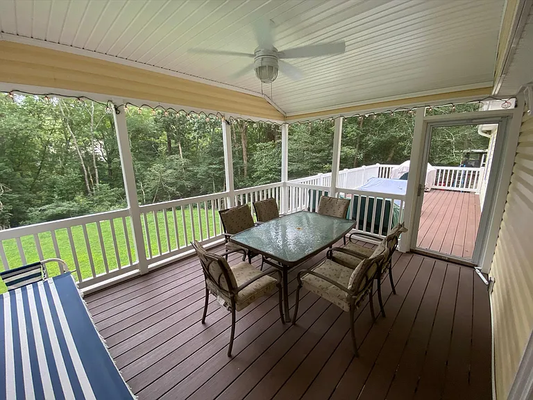 2094 Fieldcrest Dr — Photo 10