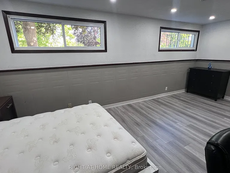 46 Radcliffe Cres — Photo 30