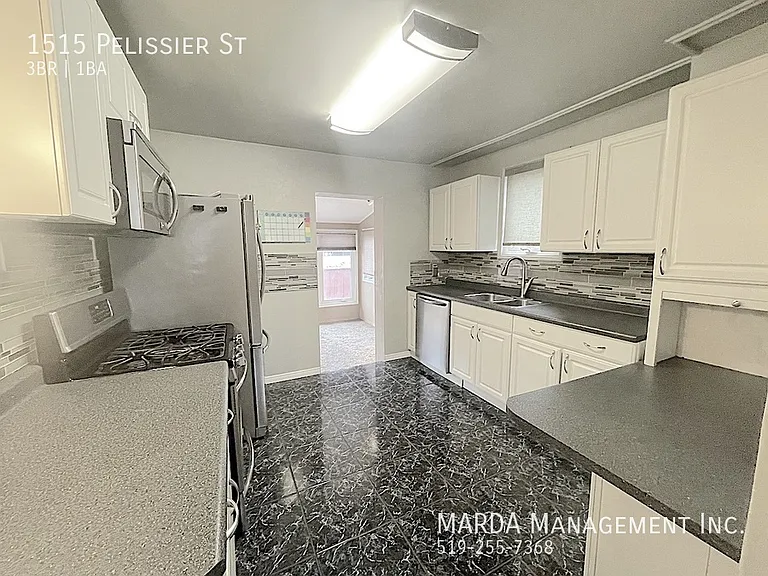 1515 Pelissier St — Photo 8