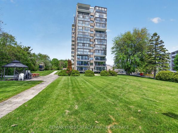 2 Mowat Ave #206, Kingston, ON K7M 1K1