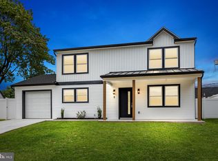 9 Huckleberry Ln, Levittown, PA
