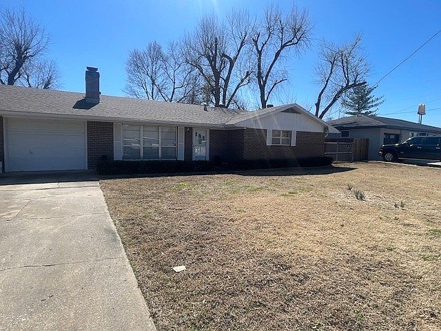 1st image of 803 SW 2nd St