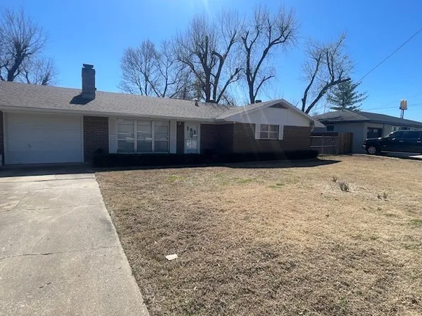 803 NW 2nd St, Bentonville, AR 72712