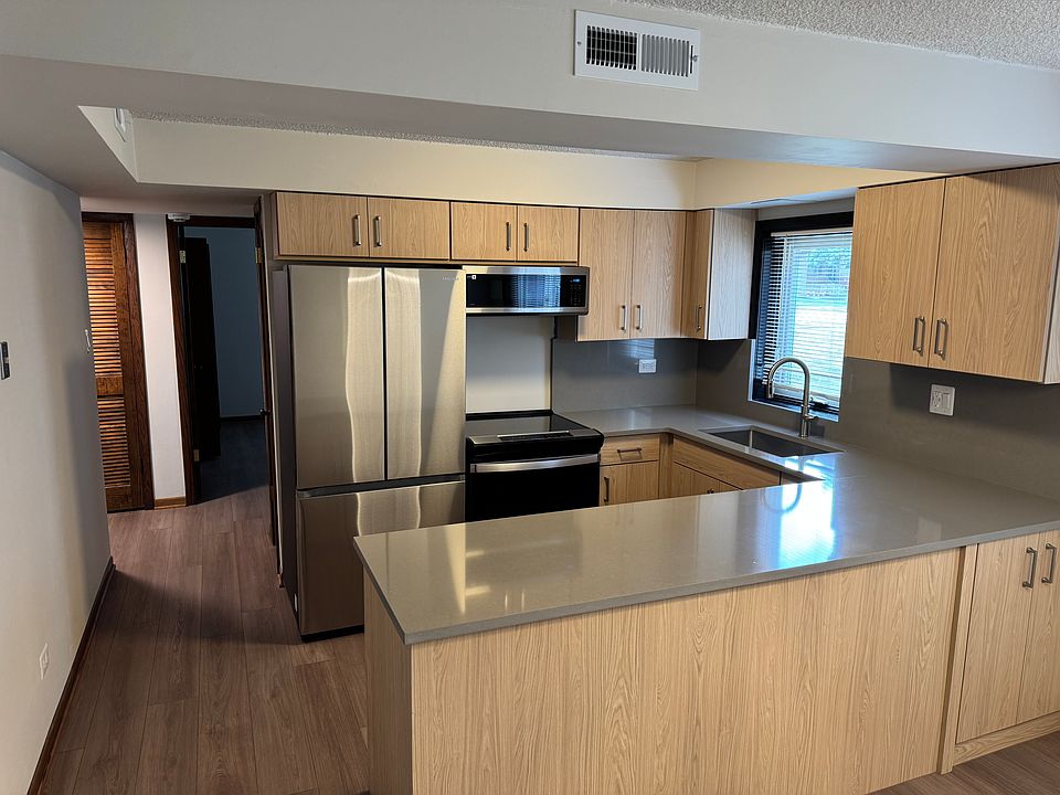 1st image of 10758 S Oak Park Ave APT 1A