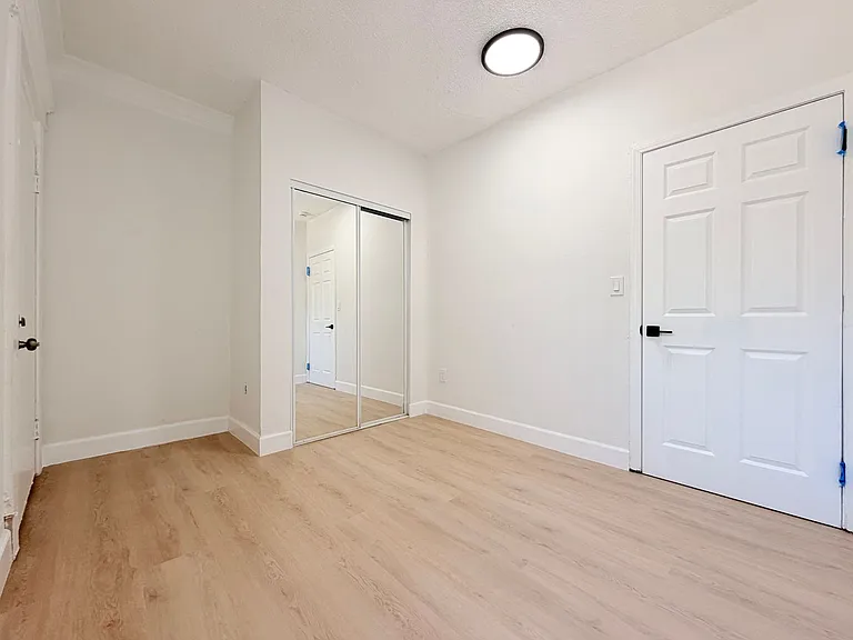 4705 Willowbrook Ave — Photo 7