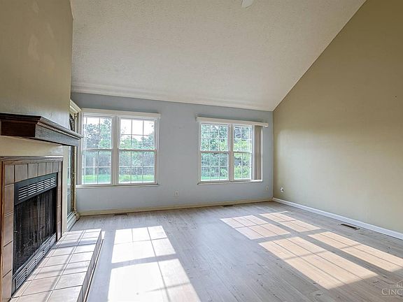 3rd image of 10555 Montgomery Rd Unit 35