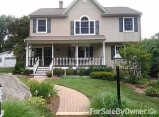 320 Forest Rd, Mahwah, NJ 07430