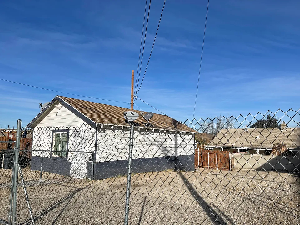 108 W Fredricks St #1/2