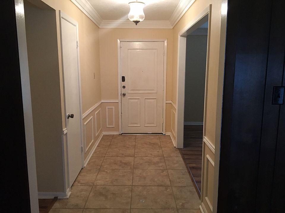 1st image of 6810 Westgate Dr