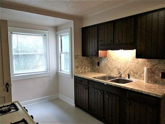4th image of 181 E State St