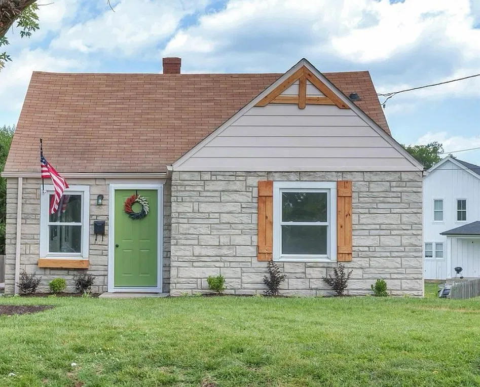3 bed, 1101 sqft, $2,100 — Photo 1