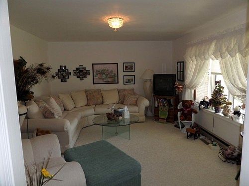 4th image of 5 Felicia Ln
