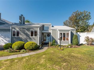 85 Field Point Dr UNIT 85, Fairfield, CT 06824