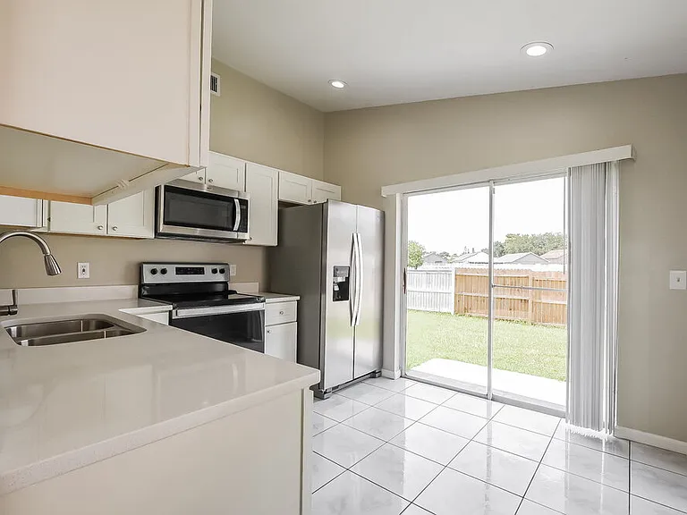 9710 Red Clover Ave — Photo 8