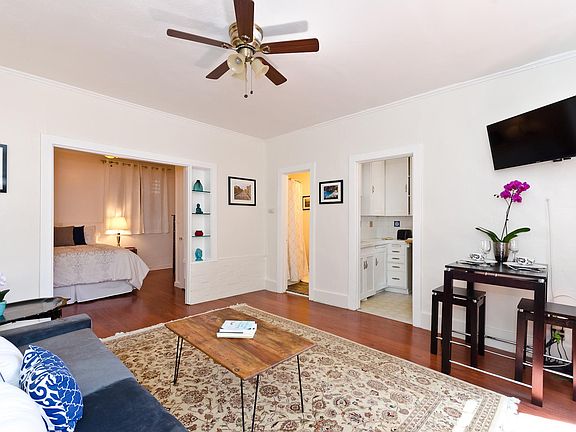 Spacious unit in the heart of Hollywood super quiet building